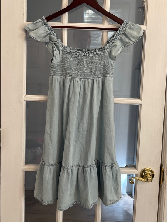 GAP Other - GAP KIDS Girls’ Light Wash Chambray Smocked Flutter Sleeve Dress Size 8